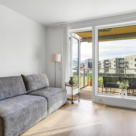 New Arctic Seaside With Balcony & Amazing View Apartament *