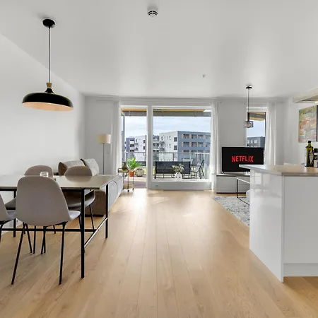 New Arctic Seaside With Balcony & Amazing View