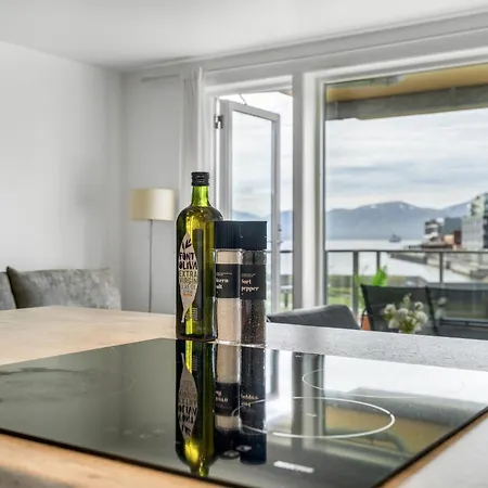 New Arctic Seaside With Balcony & Amazing View Apartament *