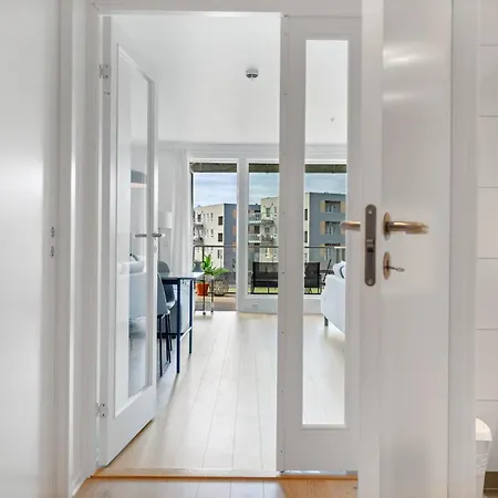 New Arctic Seaside With Balcony & Amazing View Apartament